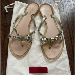 Valentino Rockstud Sandal Thongs (Size 39)